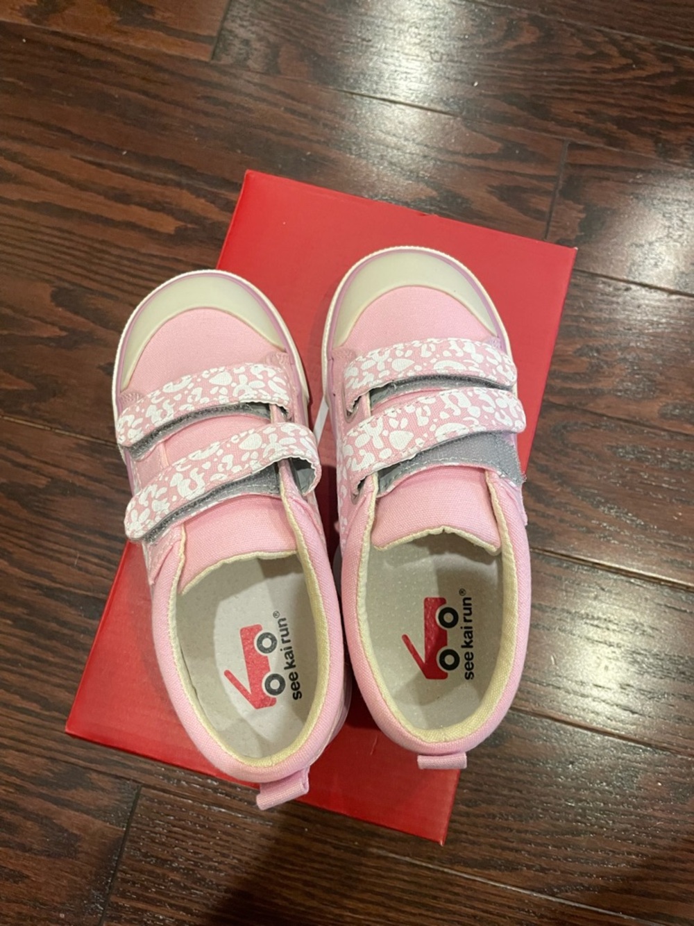 See Kai Run Robyne Light Pink/Spots Floral Strap Sneakers